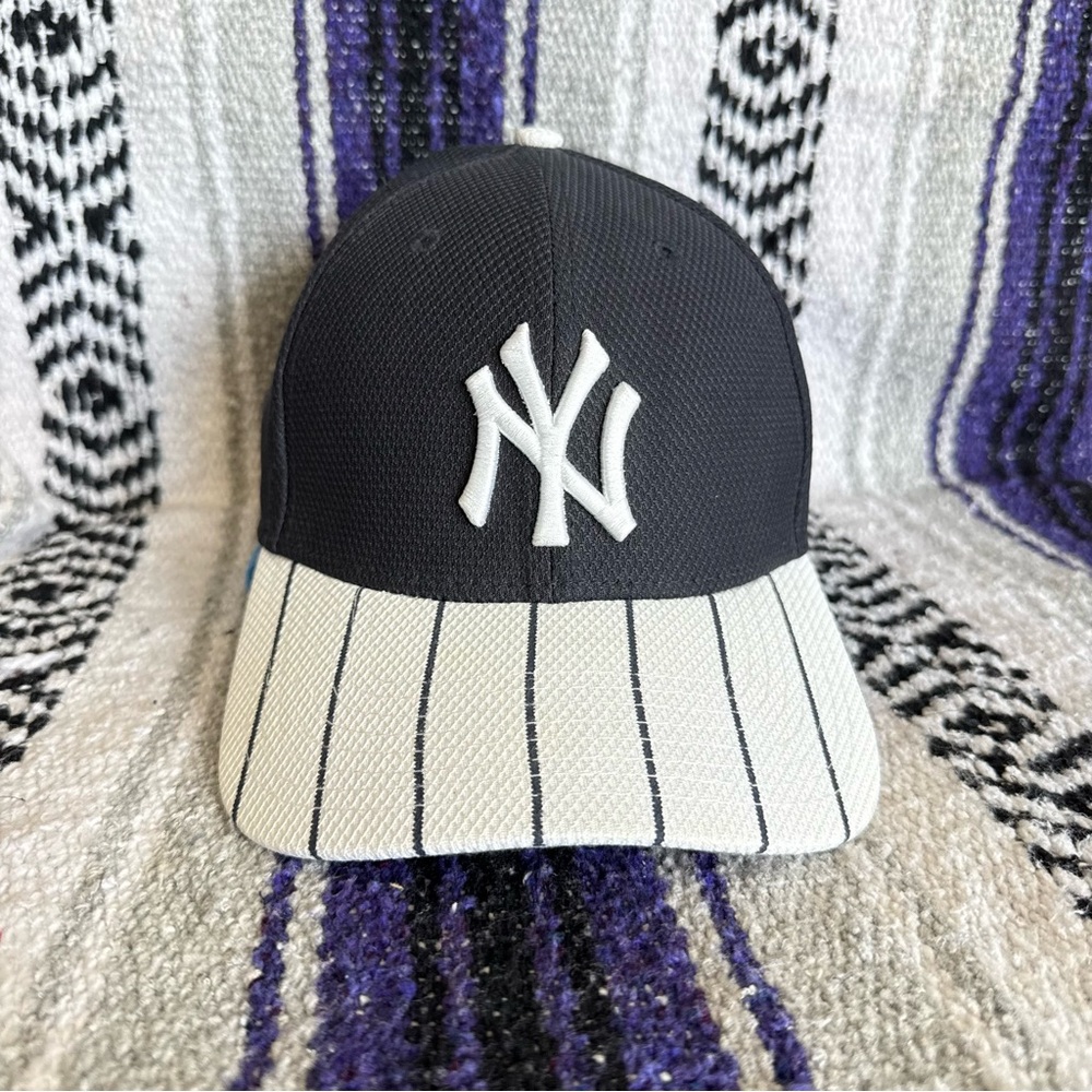 New Era New York Yankees Medium/Large Hat Cap Pinstripe 39thirthy MLB Ghost AL